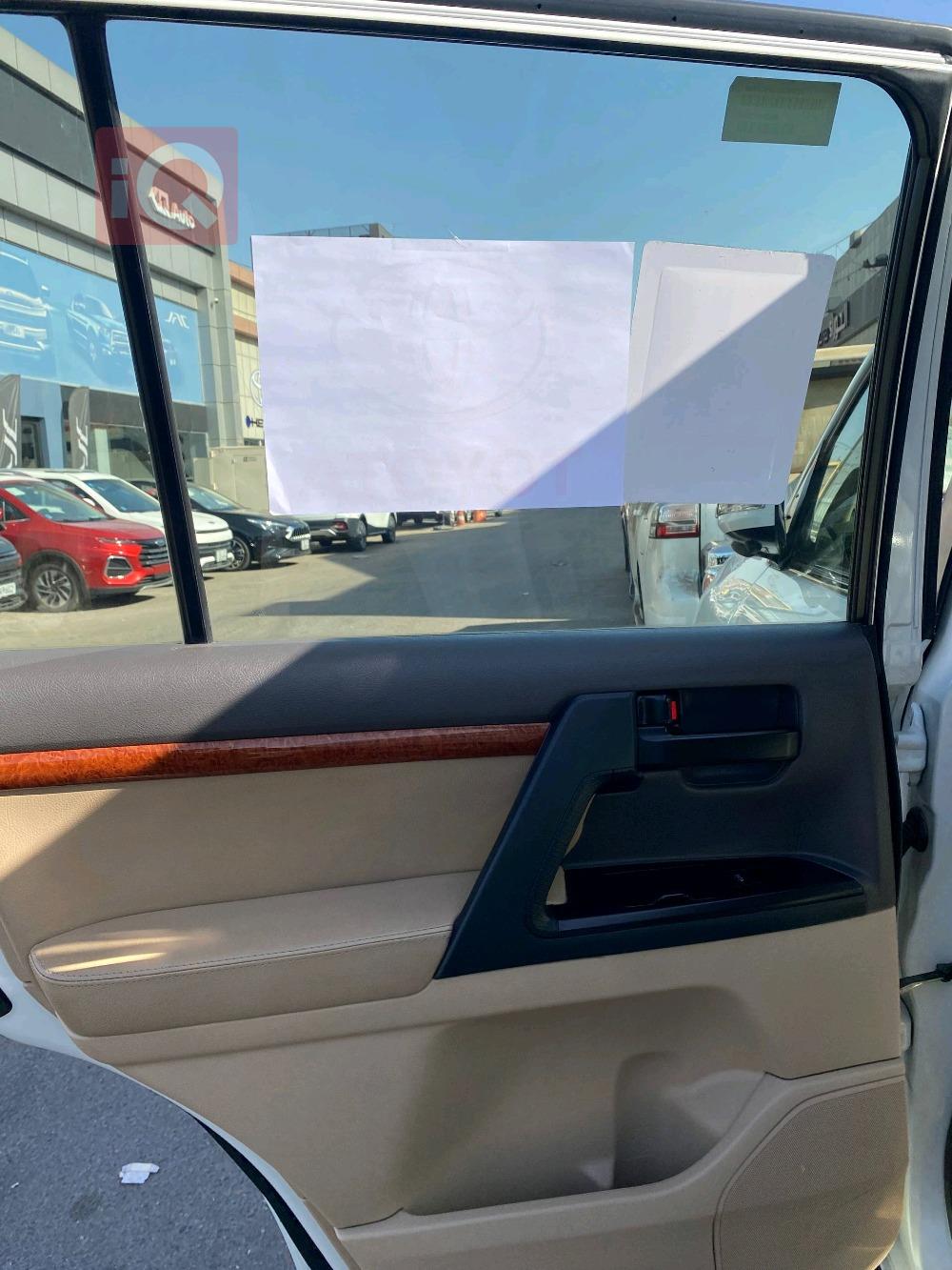 تويوتا لاندكروزر